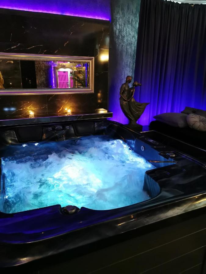 Wellness Stodolni Ostravaアパートメント エクステリア 写真